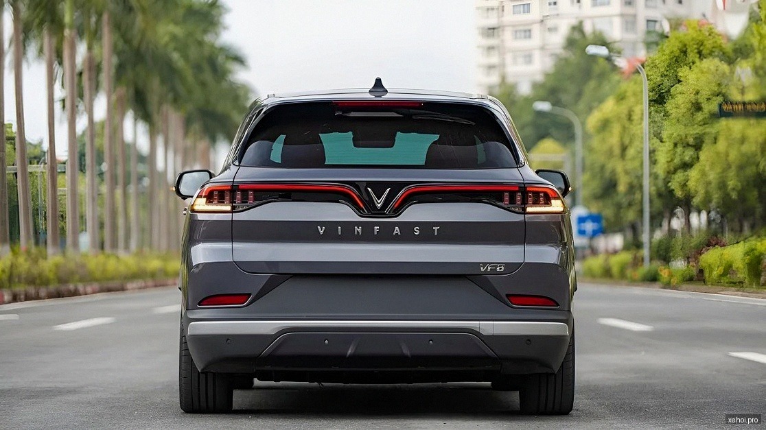VinFast VF8 Eco - 2023