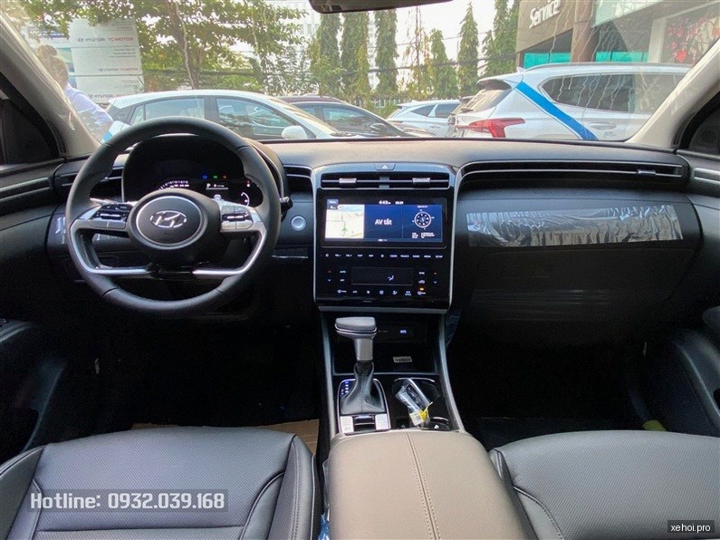 Hyundai Tucson 2.0 AT Tiêu chuẩn - 2023