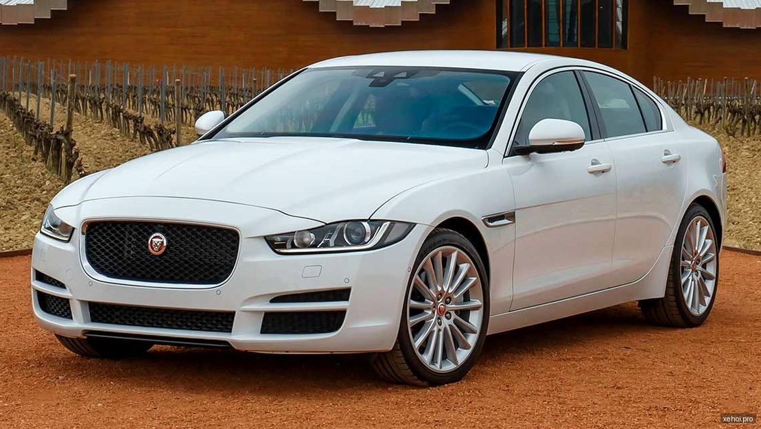 Jaguar XE 25T Portfolio - 2015