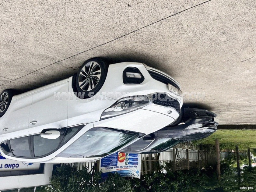 Toyota Innova 2.0E - 2019