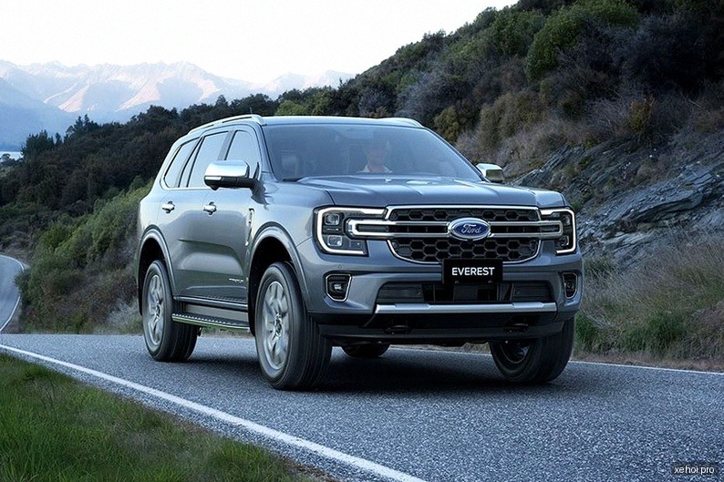 Ford Everest Titanium 2.0L 4x2 AT - 2019