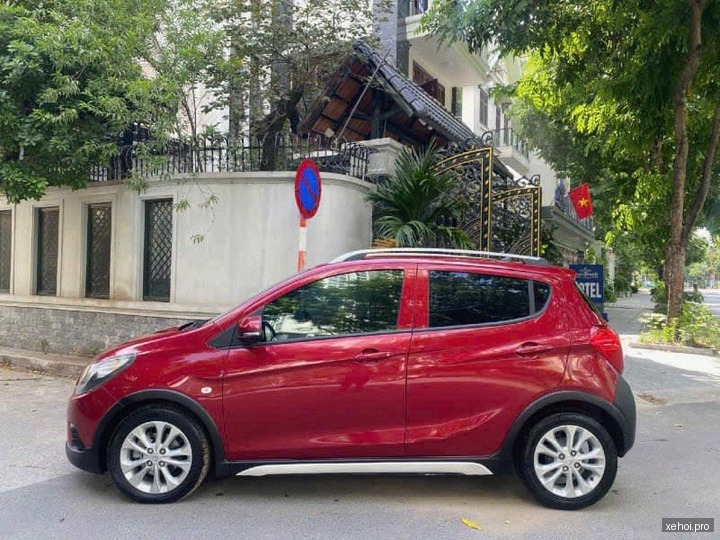 Toyota Innova 2.0E - 2016