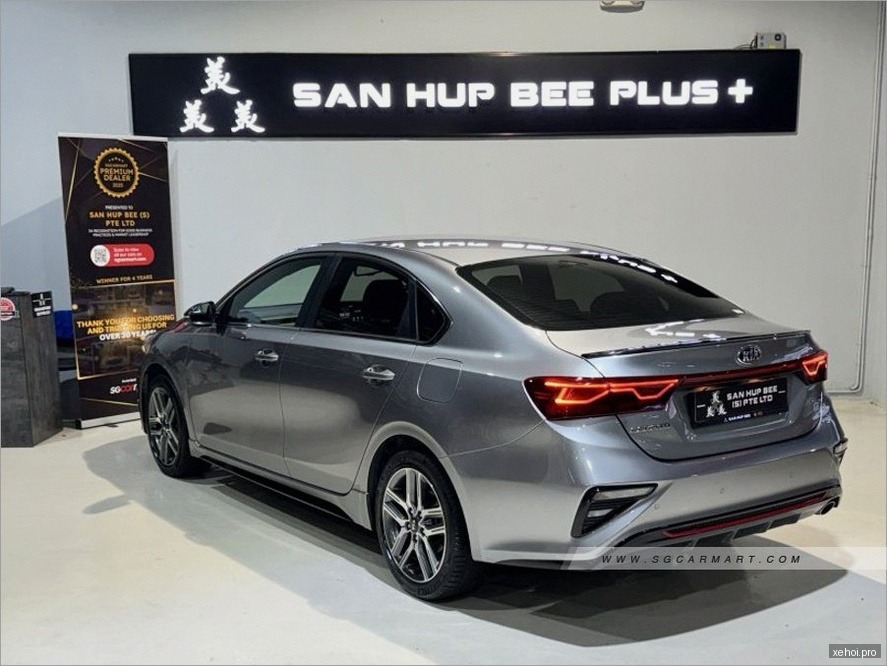 Kia Cerato 2.0 AT Premium - 2020