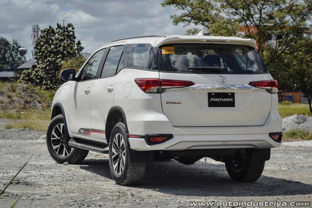 Toyota Fortuner 2.4G 4x2 AT - 2018