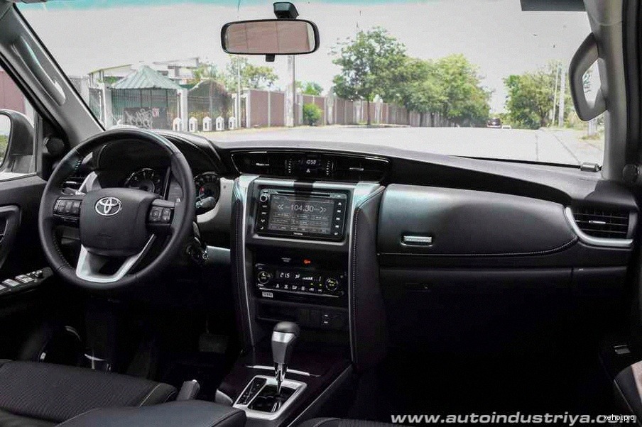 Toyota Fortuner 2.4G 4x2 AT - 2018