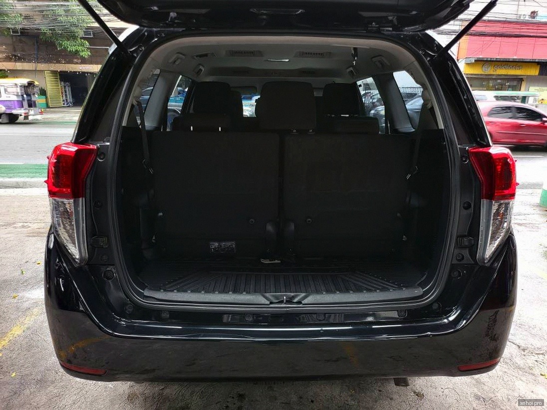 Toyota Innova 2.0E - 2019