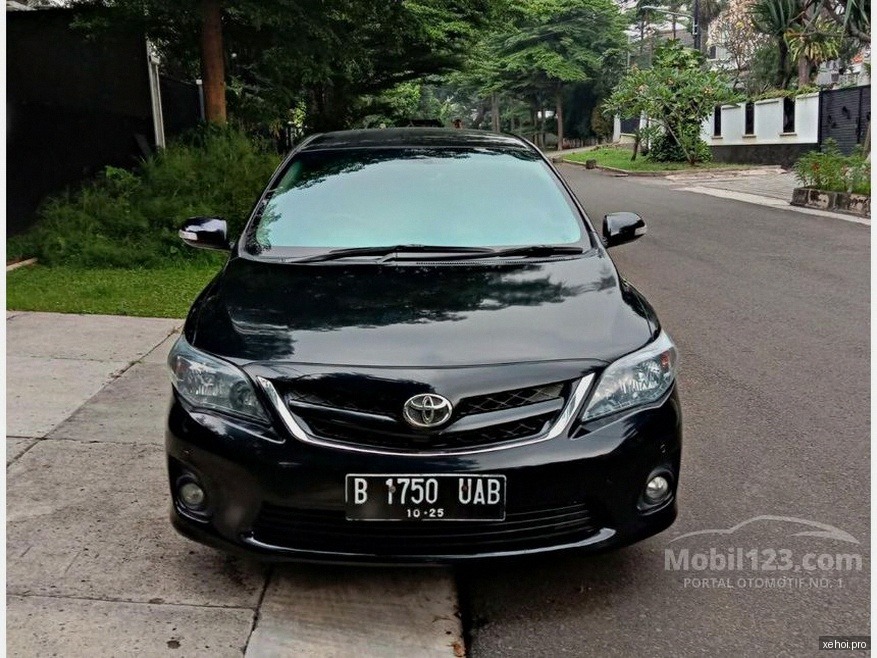 Toyota Corolla altis 2.0V - 2010