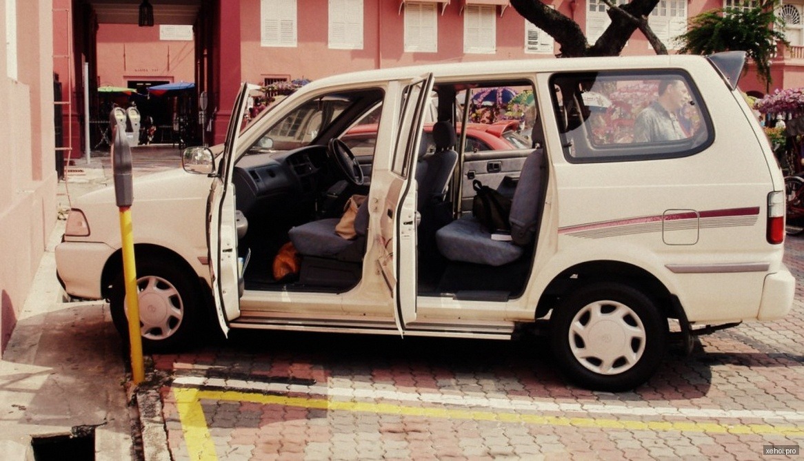 Toyota Zace DX - 2004