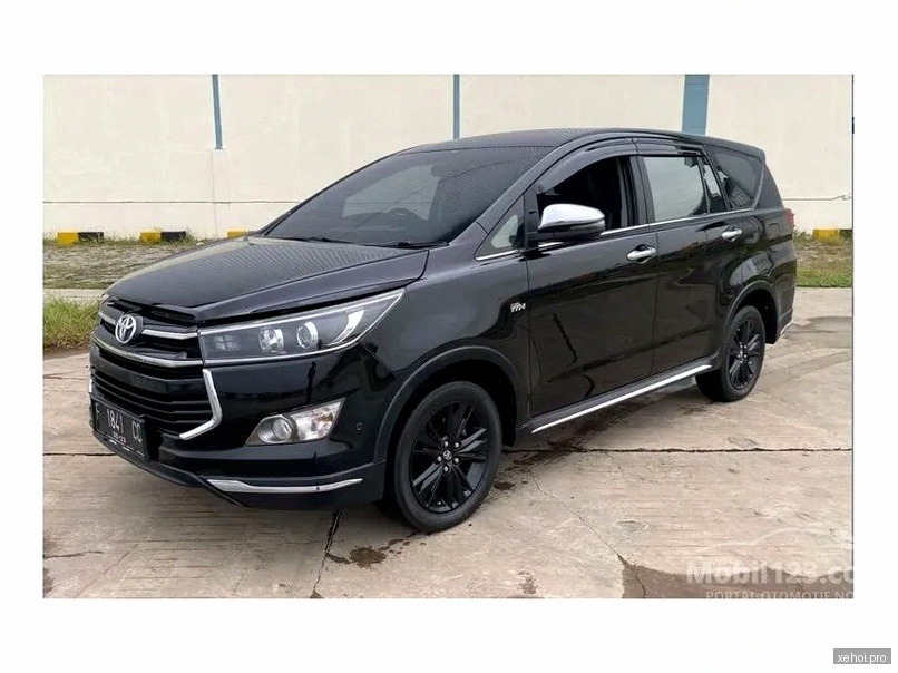 Toyota Innova 2.0 Venturer - 2018
