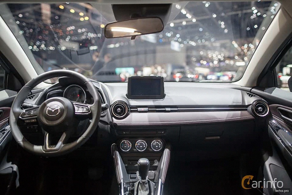 Mazda 2 1.5 AT - 2018