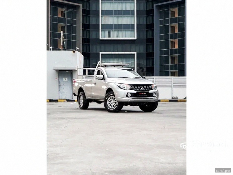 Mitsubishi Triton 4x2 AT - 2022