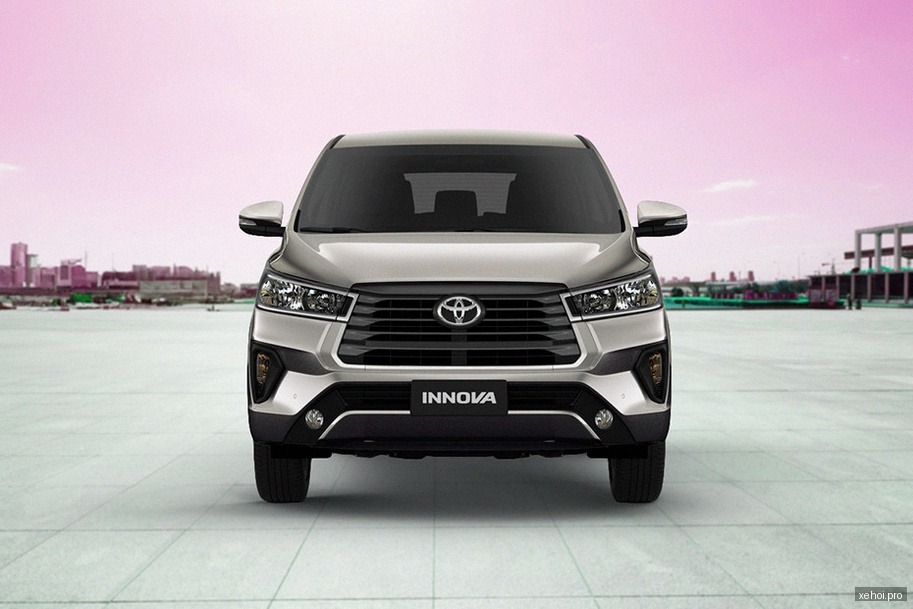 Toyota Innova 2.0E - 2015