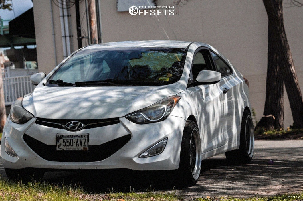 Hyundai Avante 2.0 AT - 2013