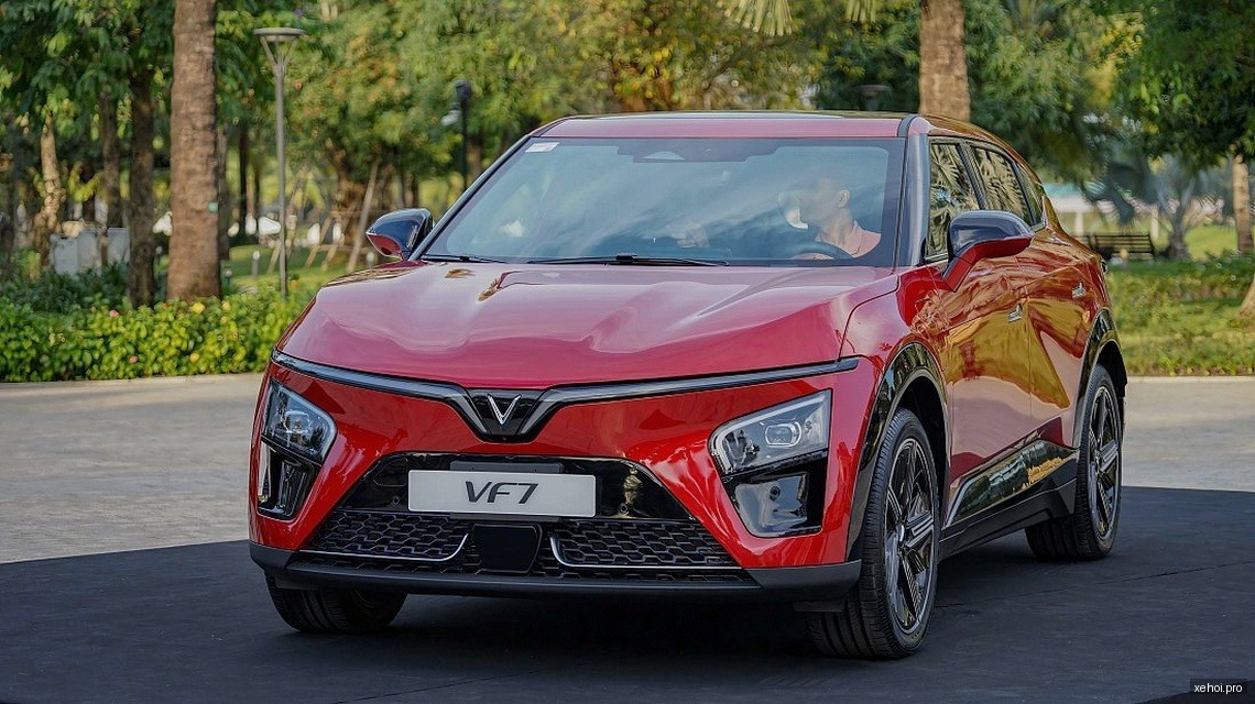 VinFast VF7 S - 2024