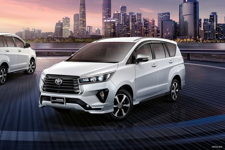 Toyota Innova 2.0E - 2019