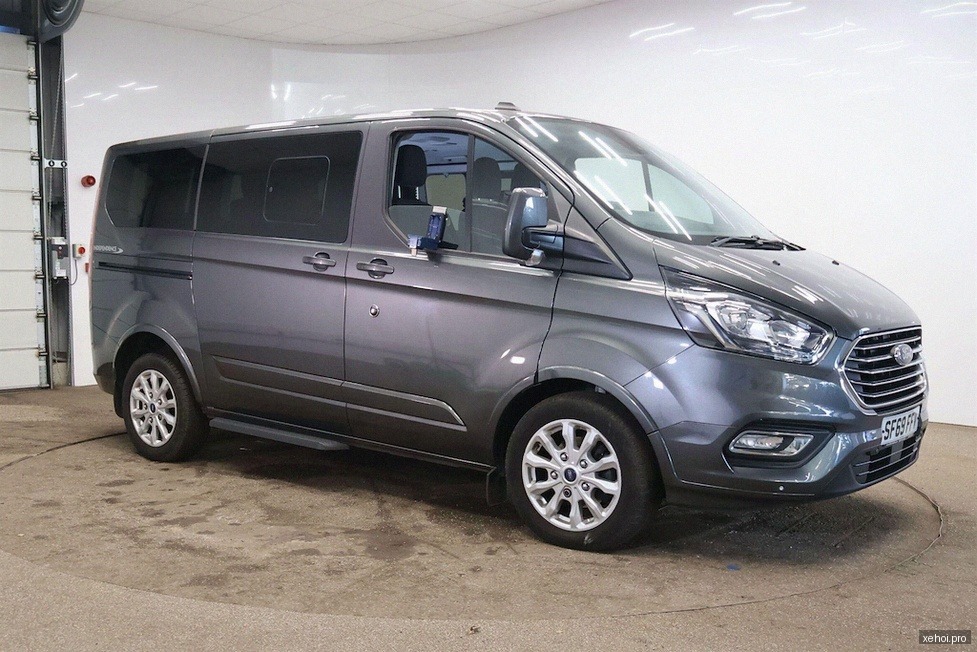 Ford Tourneo Titanium 2.0 AT - 2019