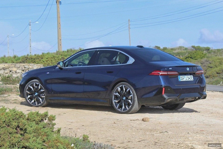 VinFast Lux A 2.0 Plus 2.0 AT - 2021