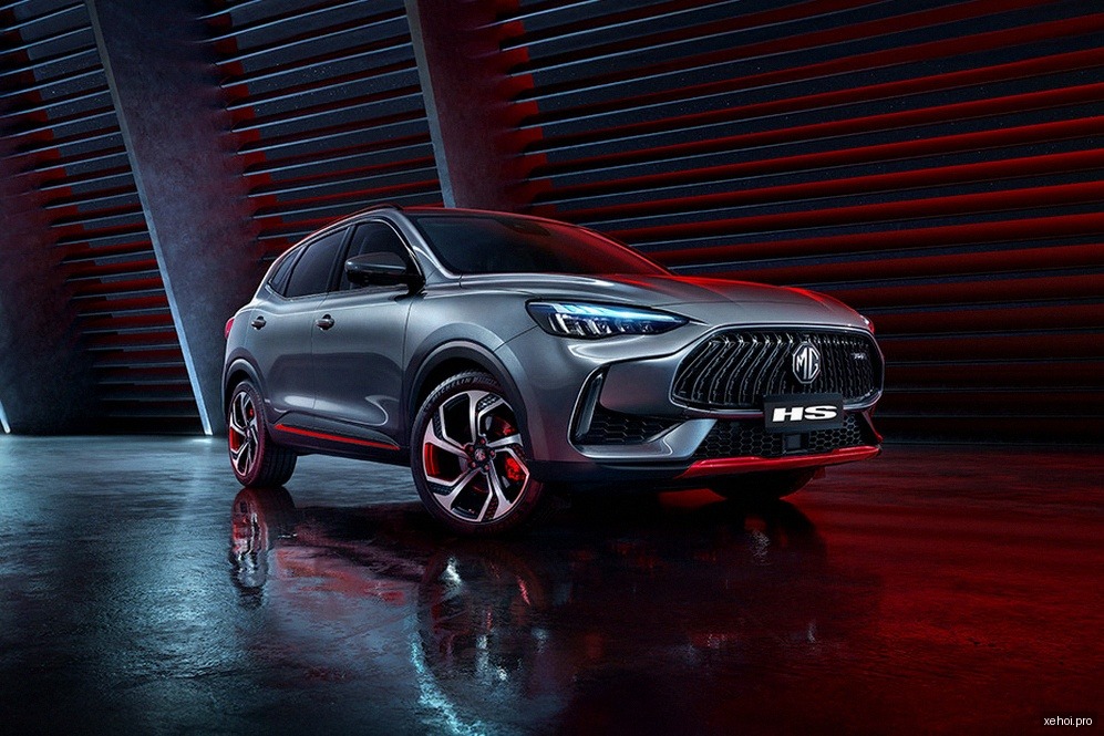 MG HS 1.5T LUX - 2025
