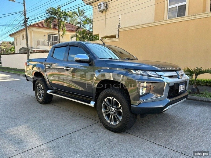 Mitsubishi Triton 4x4 AT Mivec Premium - 2020