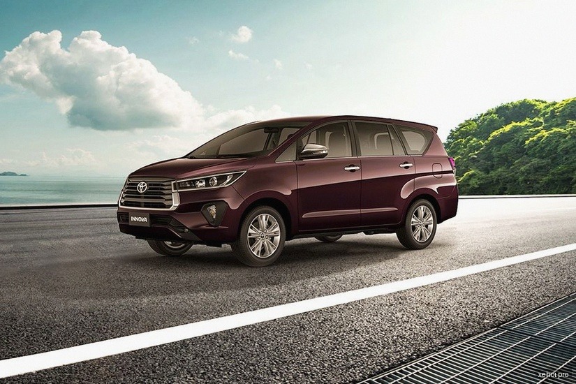 Toyota Innova 2.0E - 2016