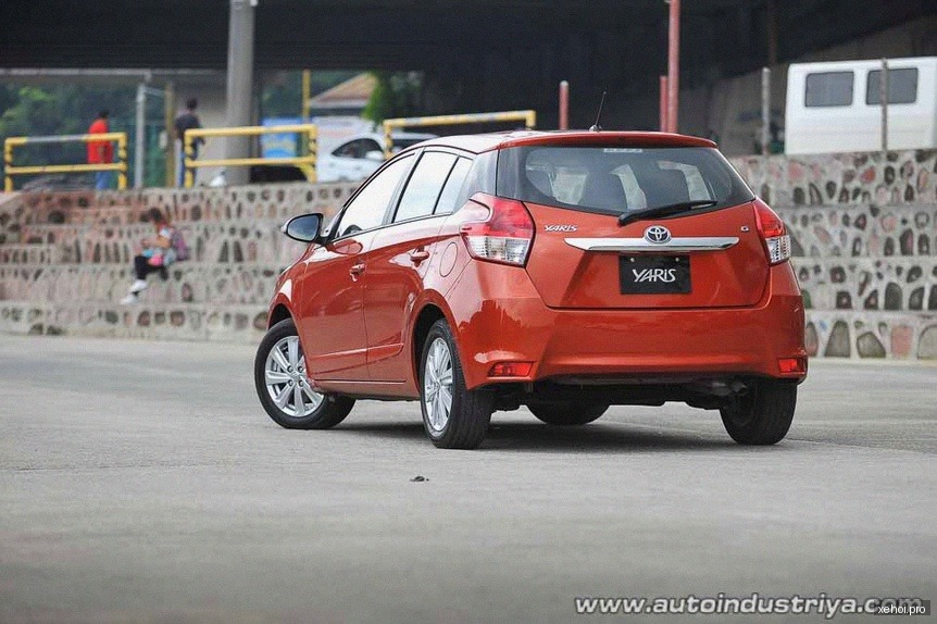 BMW 5 Series 528i - 2011