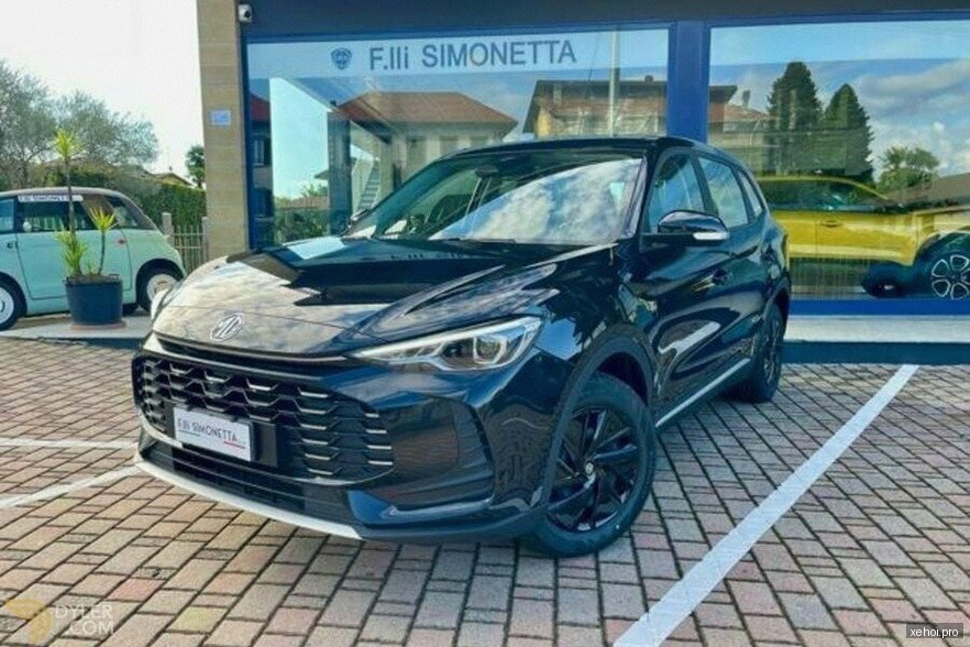 MG ZS Standard 1.5 AT 2WD - 2025