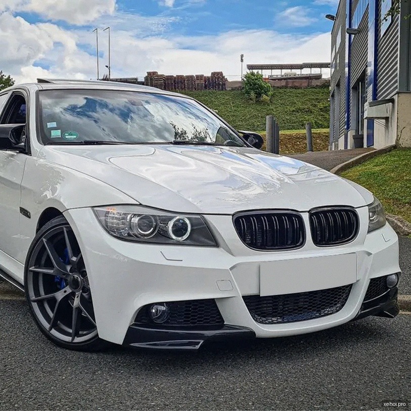 BMW 3 Series 320i - 2009
