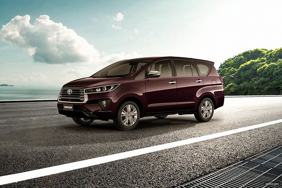 Toyota Innova 2.0E - 2020