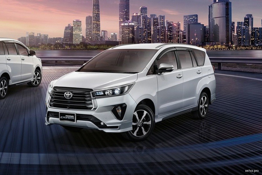 Toyota Innova 2.0E - 2020