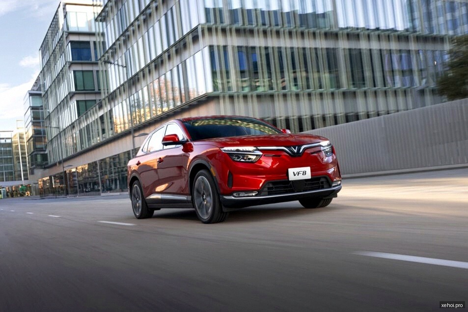 VinFast Lux SA 2.0 Premium 2.0 AT - 2021