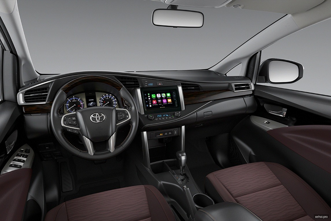 Toyota Innova E 2.0 MT - 2021