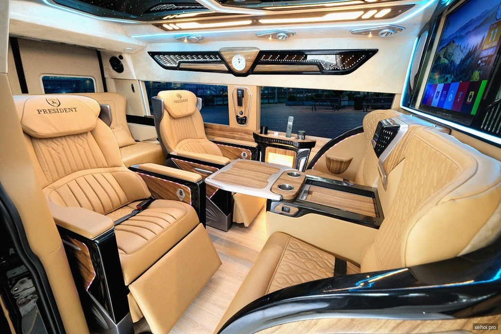 Ford Transit Limousine - 2018