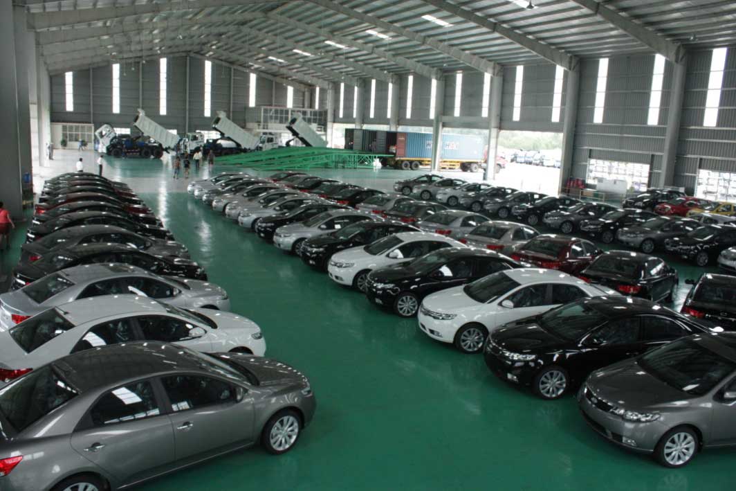 Thị trường ô tô cũ vắng lặng dù đã hạ giá bán - 3